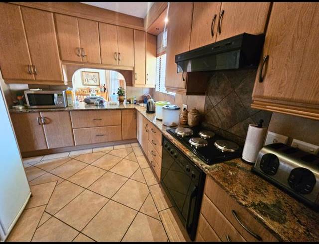 3 BEDROOM PROPERTY TO RENT IN GLEN MARAIS